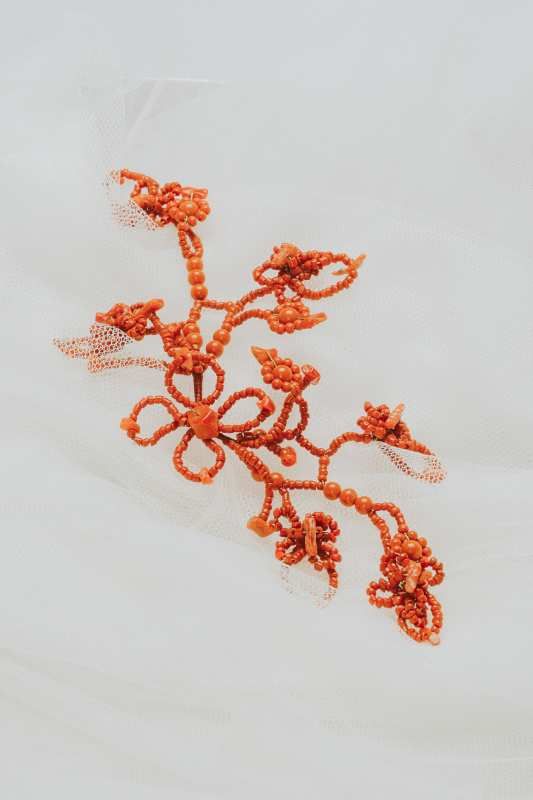 Tocado flexible coral