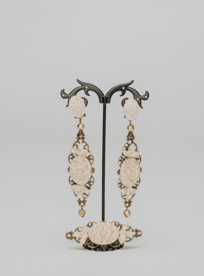Broche nácar flor
